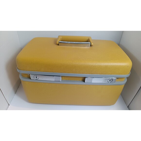 Samsonite Other - Vintage Samsonite Royal Traveller Red Train Case